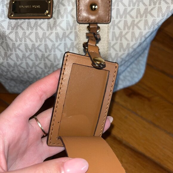 Michael Kors Duffle - Picture 3 of 8